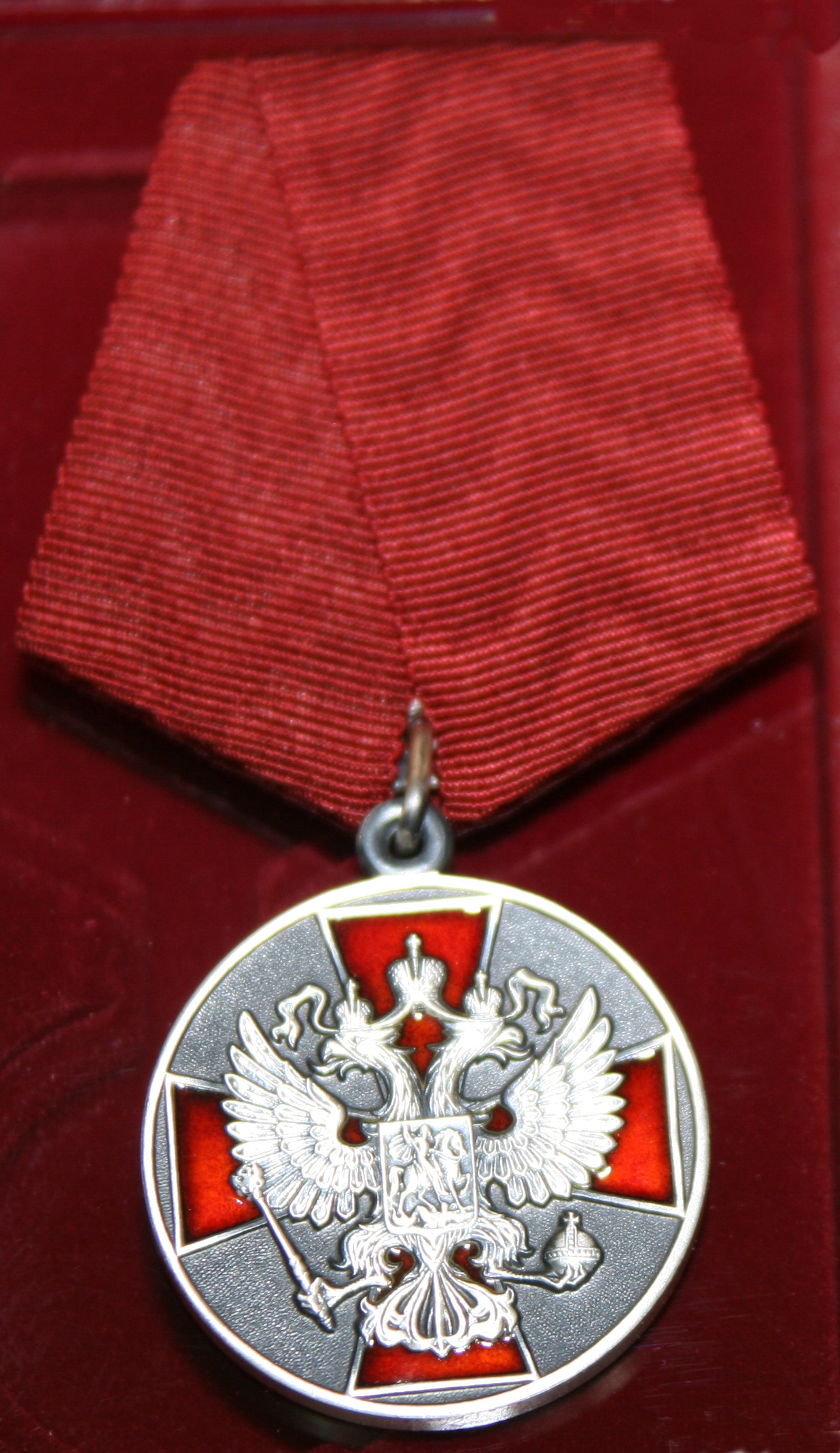 Медаль за заслуги перед отечеством 2. Медаль за заслуги перед отечеством 2й степени. Орден за заслуги перед отечеством 2 степени. Орден «за заслуги перед отечеством» ii степени. ).